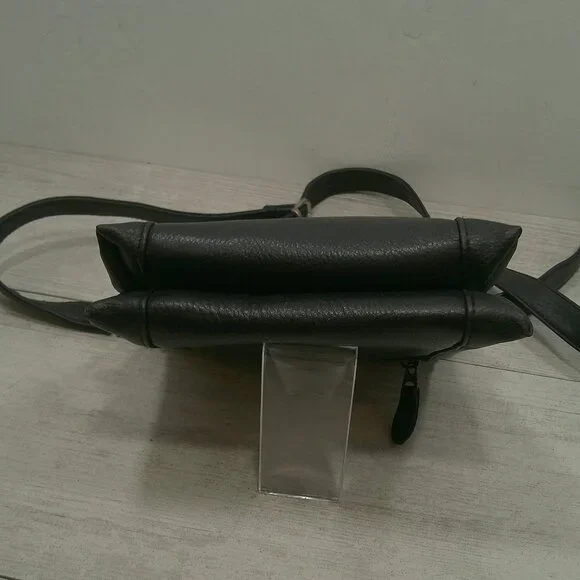 St. John's Bay Vintage Minimalist Black Leather crossbody Silver Toned Hardware - Picture 11 of 11